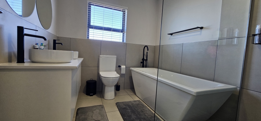 3 Bedroom Property for Sale in Laguna Sands Western Cape